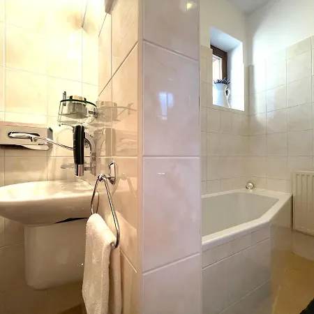 Art Dans Le Parc Hotel